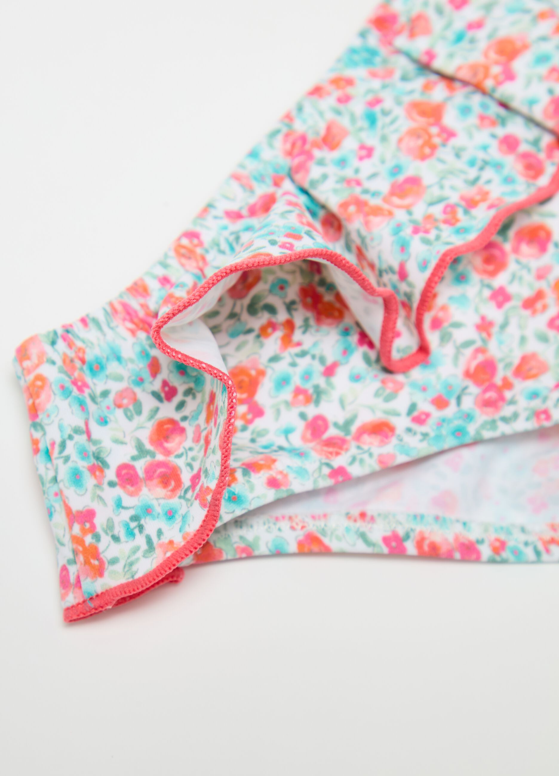 Bikini briefs with floral pattern and flounce
