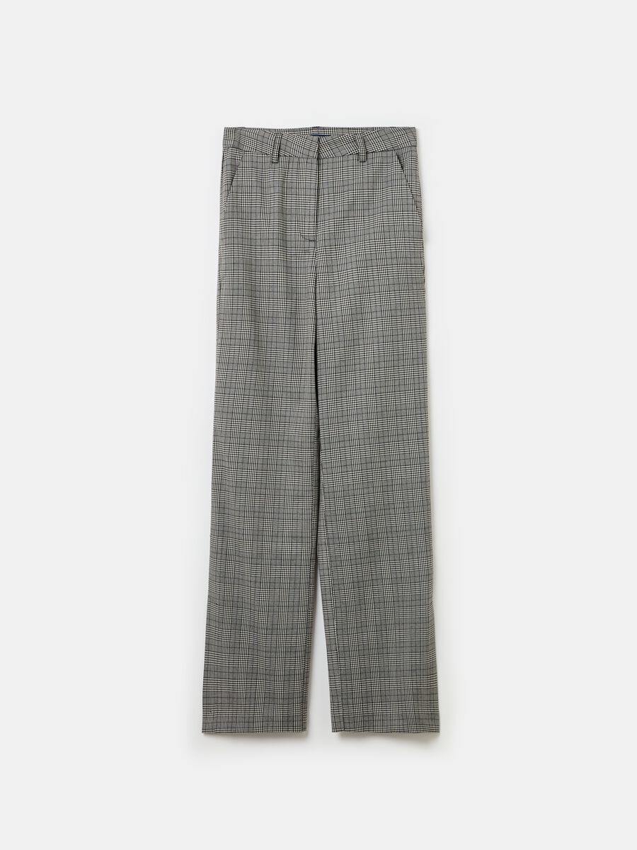 Trousers with splits on the hem_4