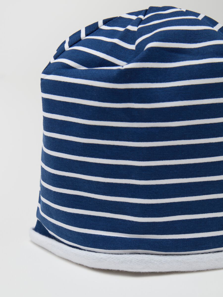 Organic cotton hat with striped pattern_2