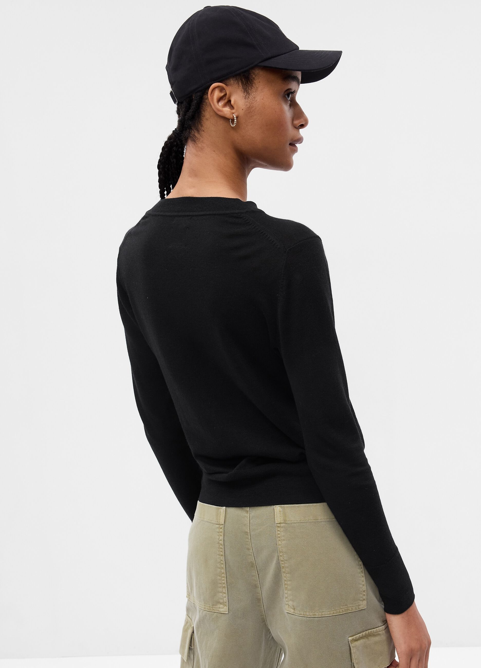 Merino wool pullover with round neck