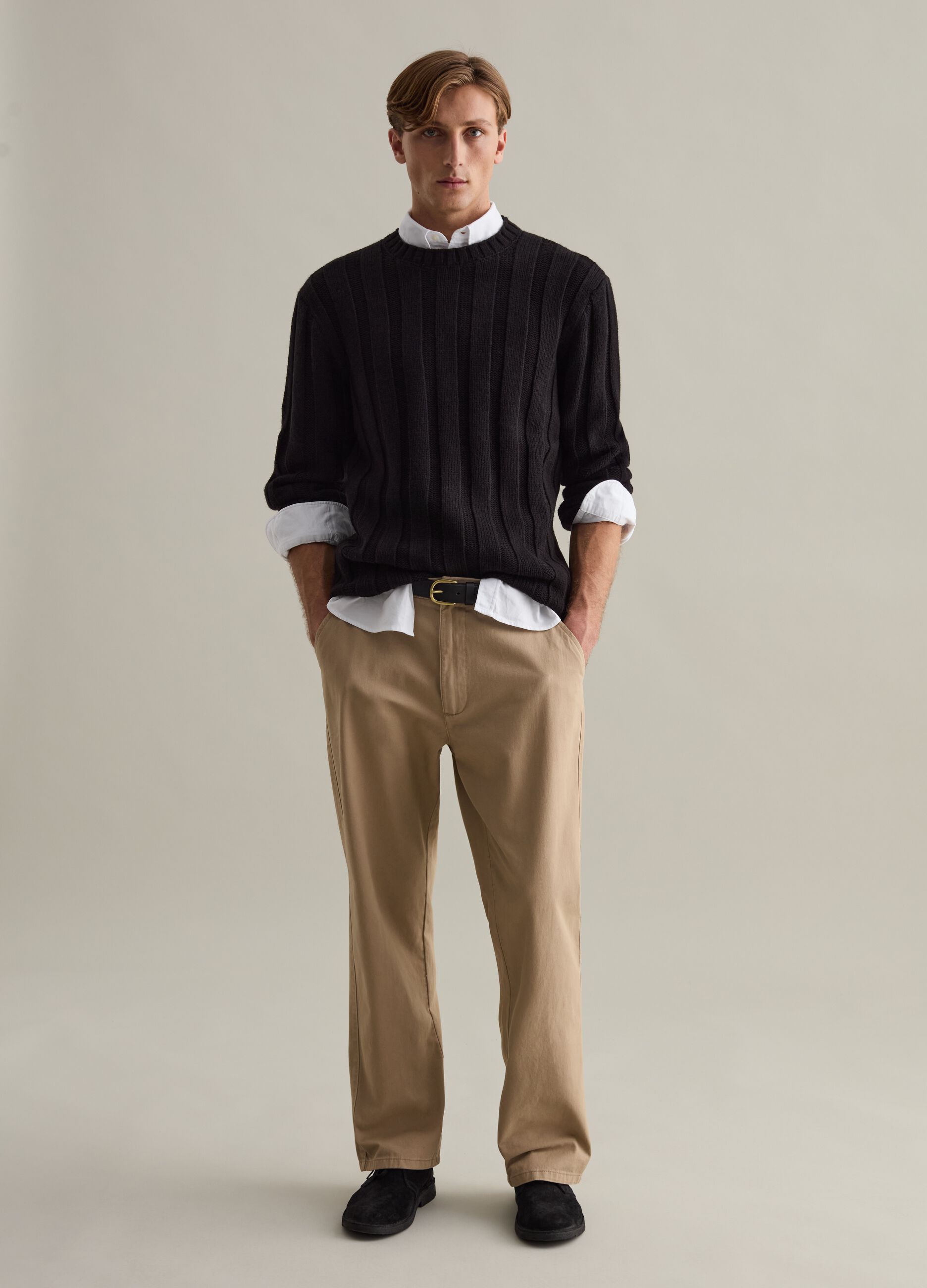 Ribbed pullover with round neckline