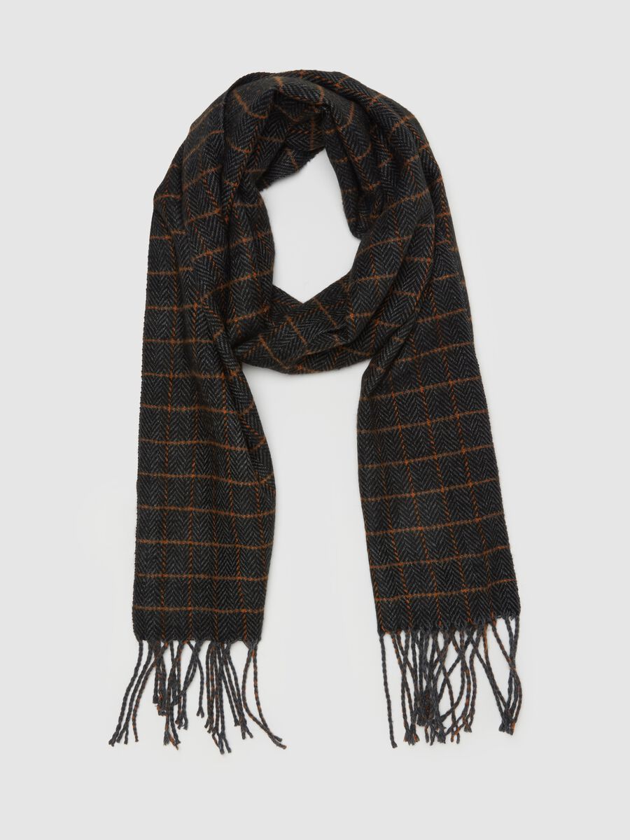 Checked scarf with fringe_0