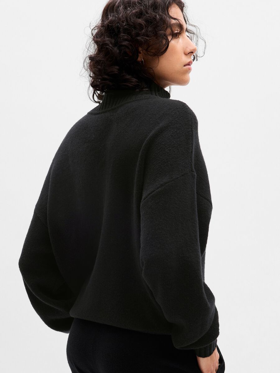 Oversized pullover with mock neck_1