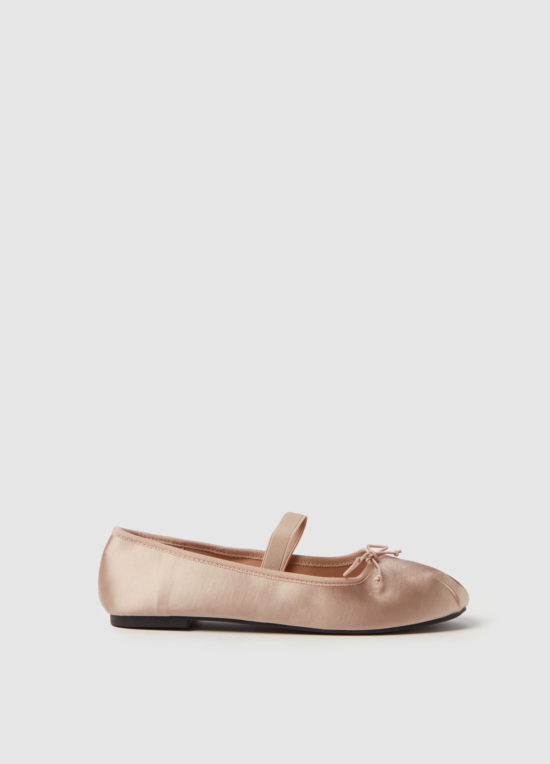 Ballerina flats with elasticated strap