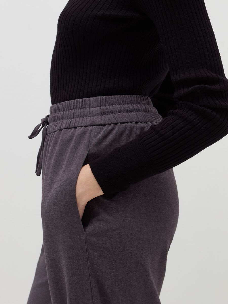 Relaxed-fit trousers with drawstring_3