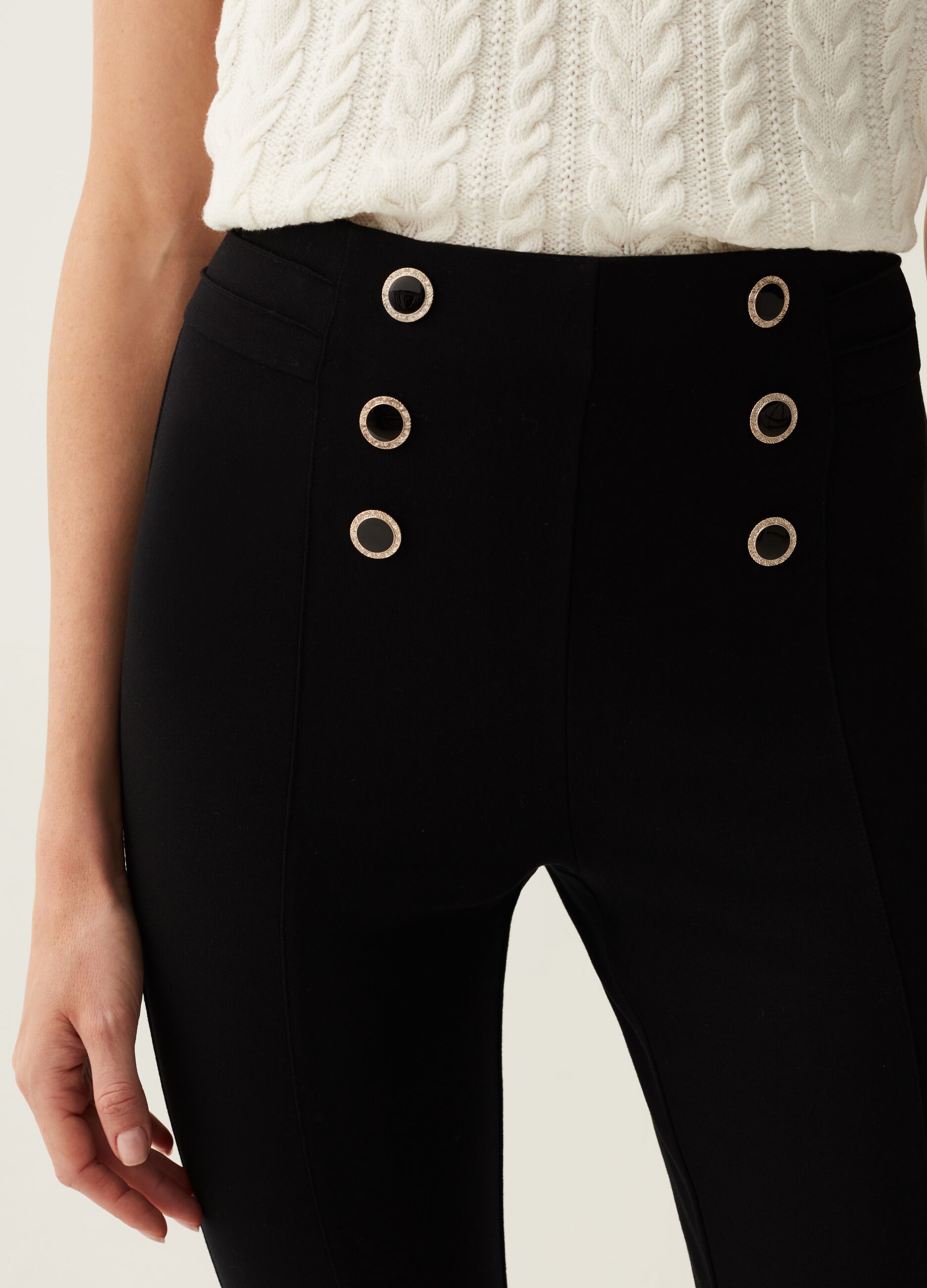 Stretch leggings with buttons