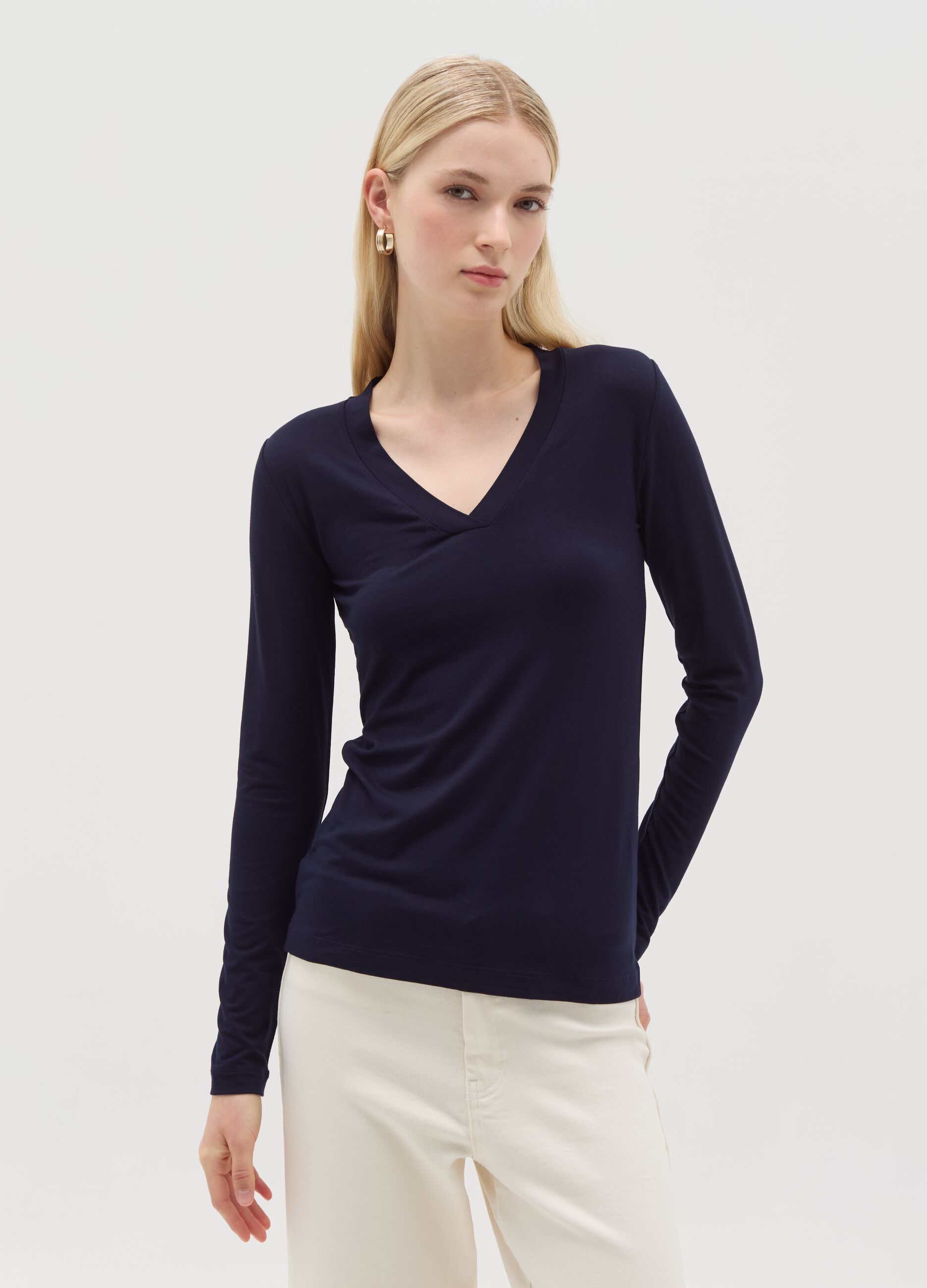 Stretch viscose T-shirt with V neck