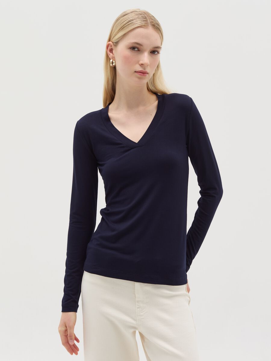 Stretch viscose T-shirt with V neck_1