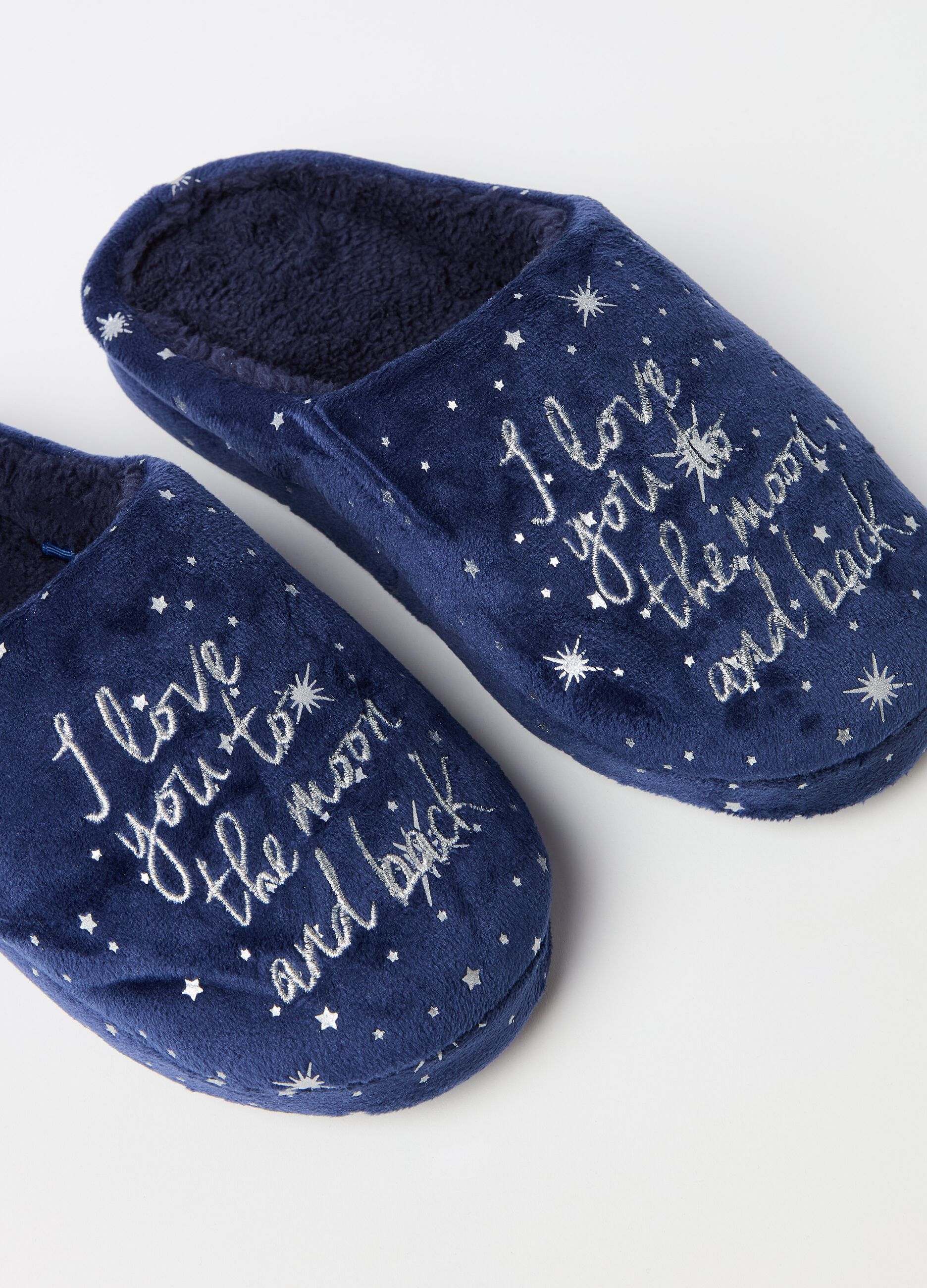 Pantofole in velour con stelle e lettering