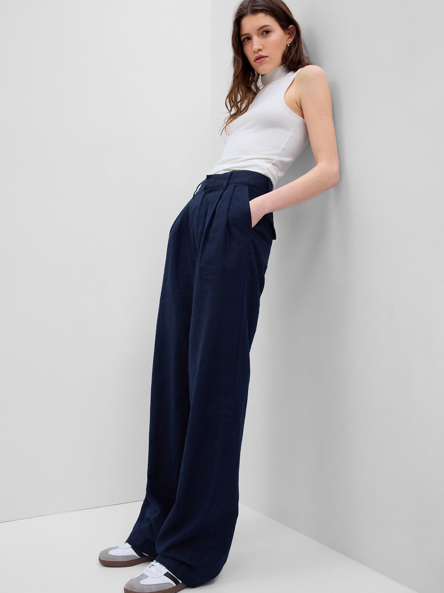 Wide-leg trousers with darts_1