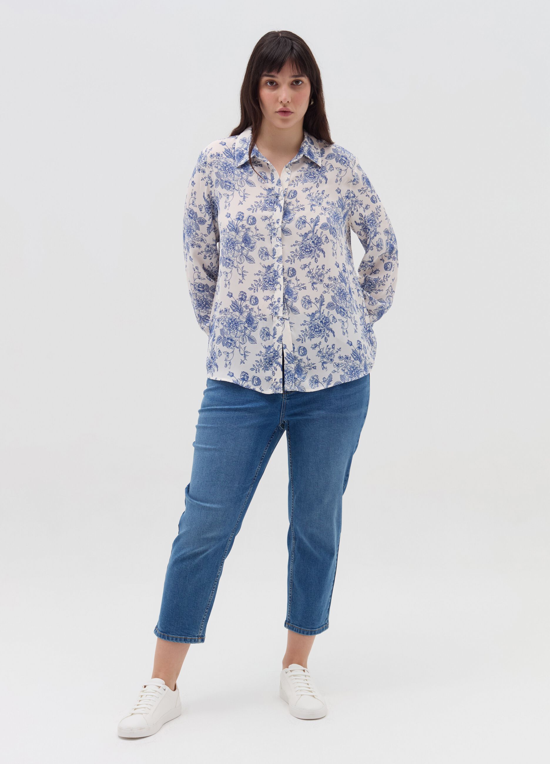 Curvy shirt with toile print