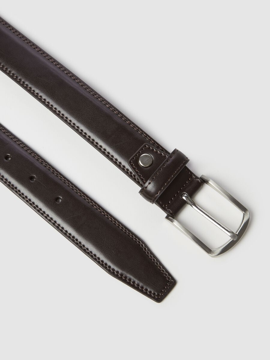 Rounded belt with metal buckle_1