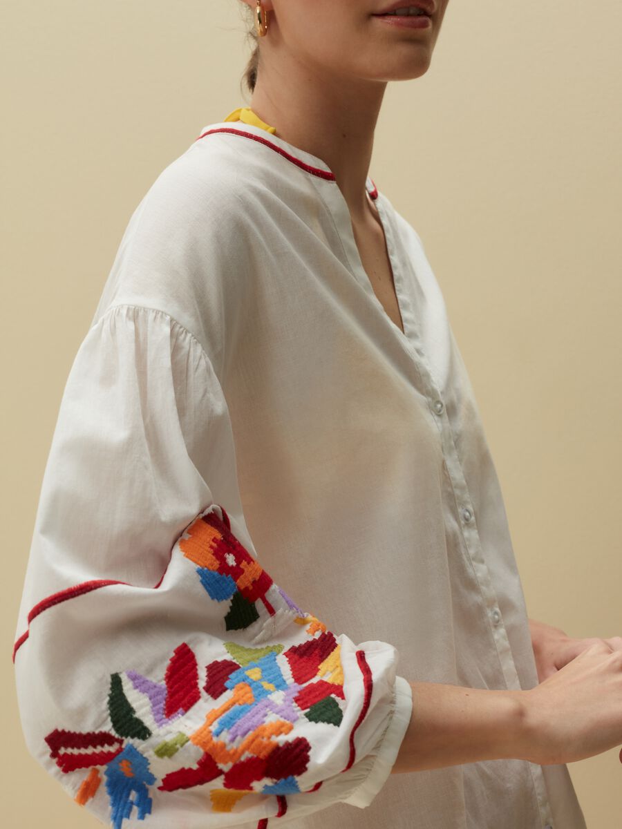 Voile shirt with floral embroidery_3