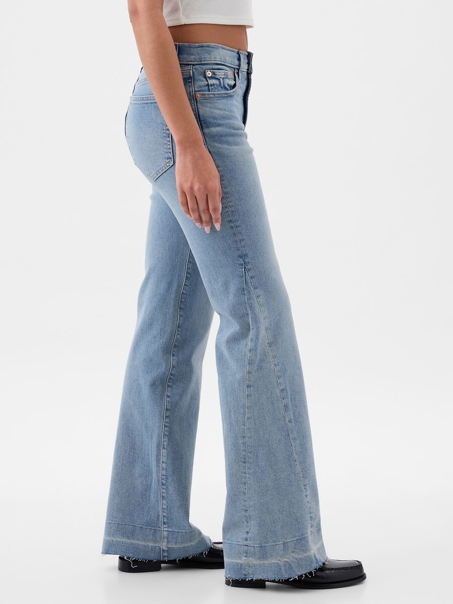 Flare-fit high-waist jeans with raw edging_1