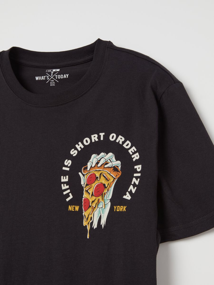 T-shirt with “Life is Short Order Pizza” print_1