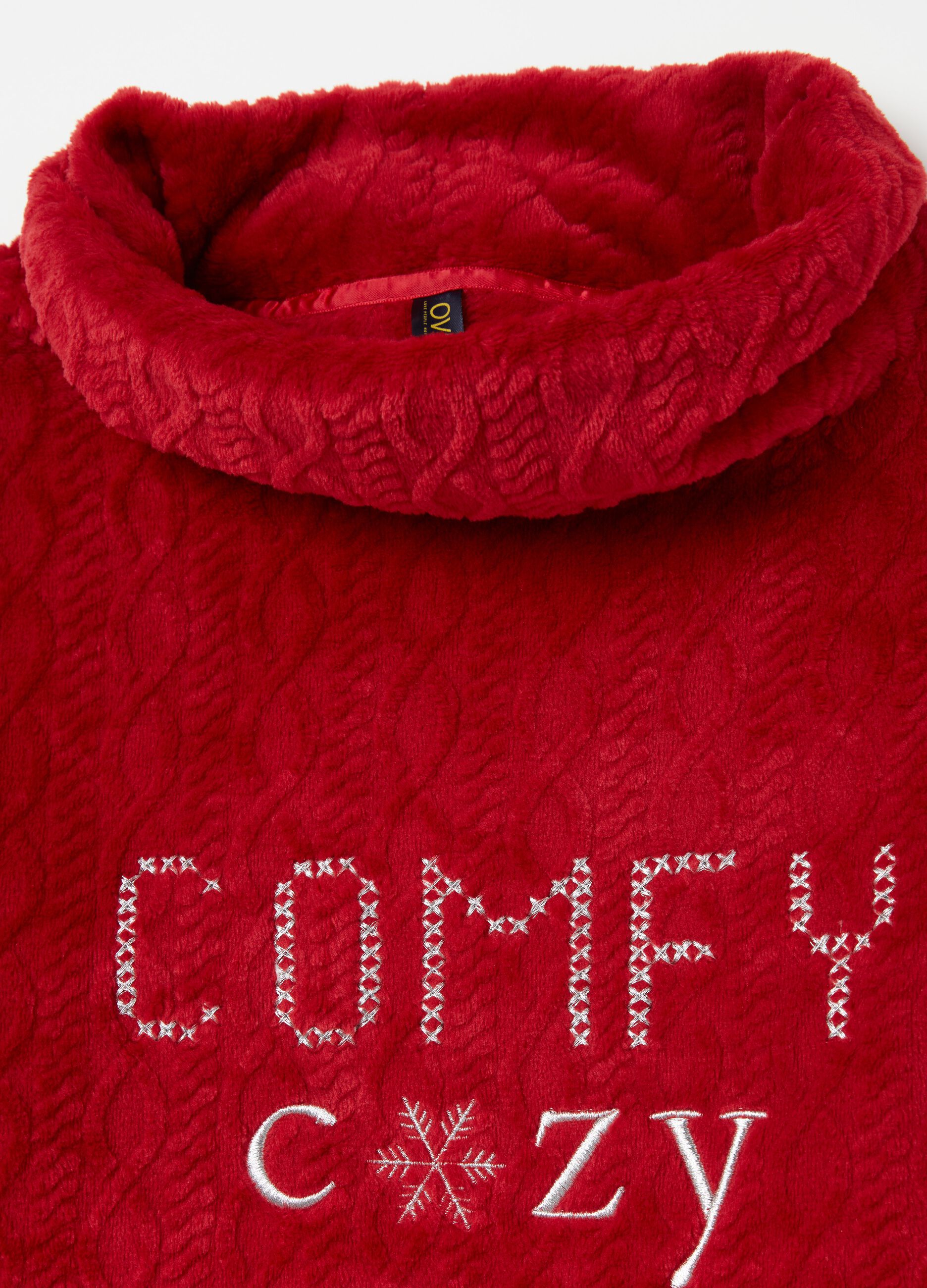 Pyjama top with "Comfy Cozy" embroidery