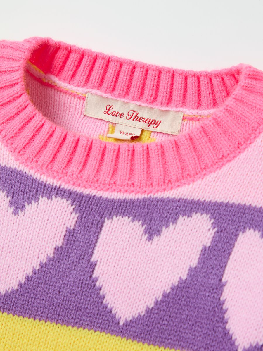 Striped pullover with lettering and hearts_2