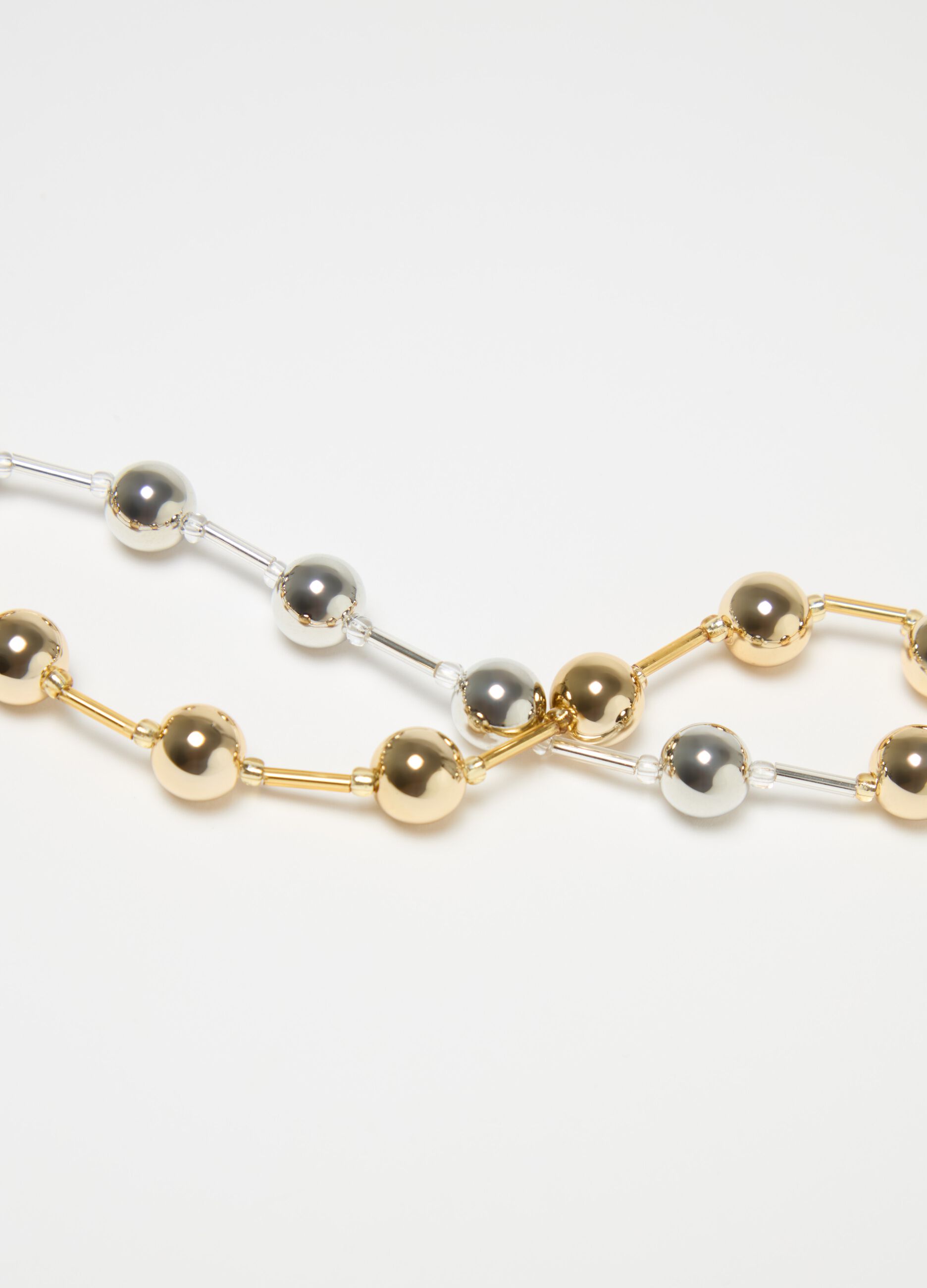 Bracelet with two-tone beads