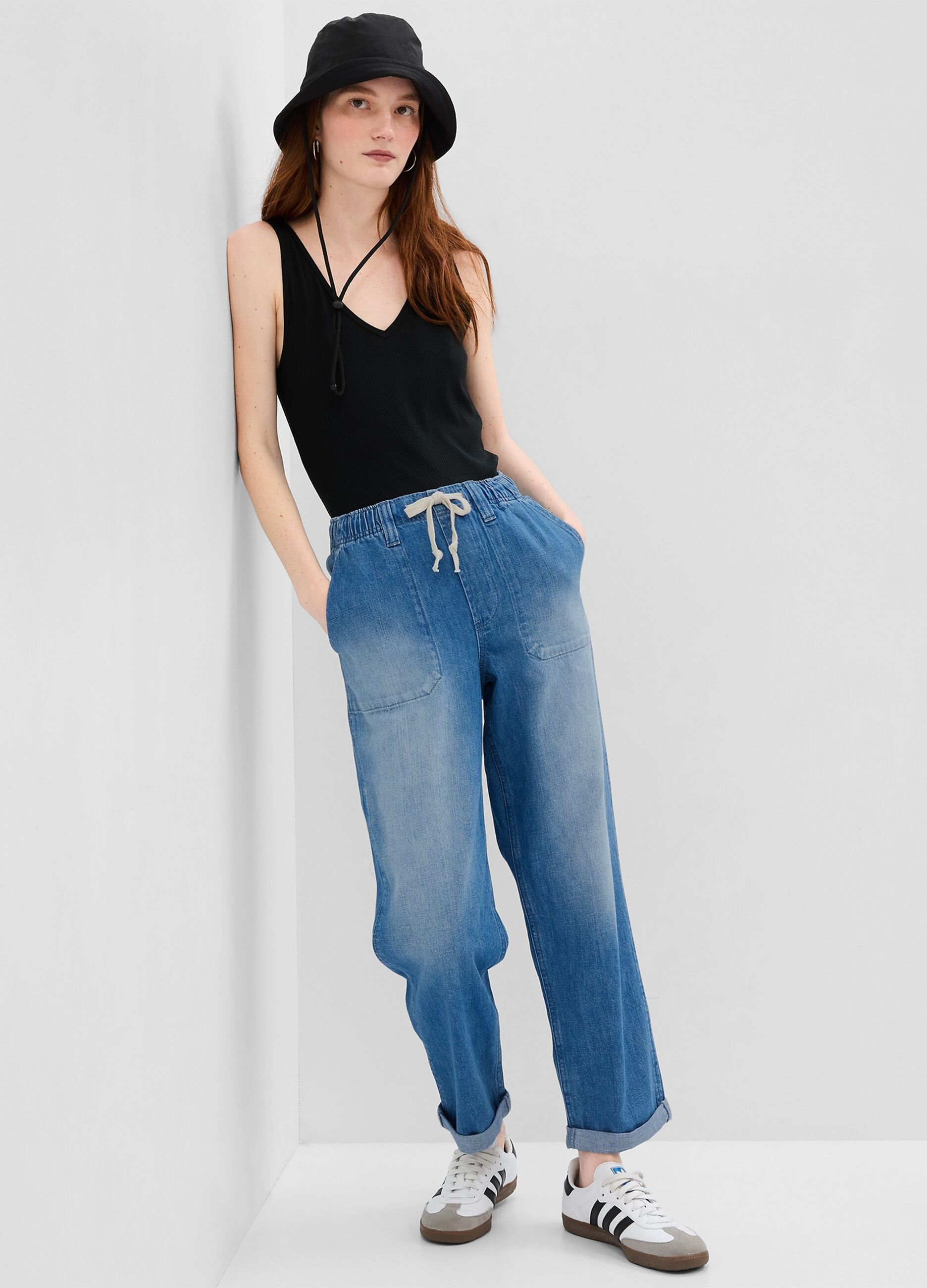 Easy-fit pull-on jeans with drawstring