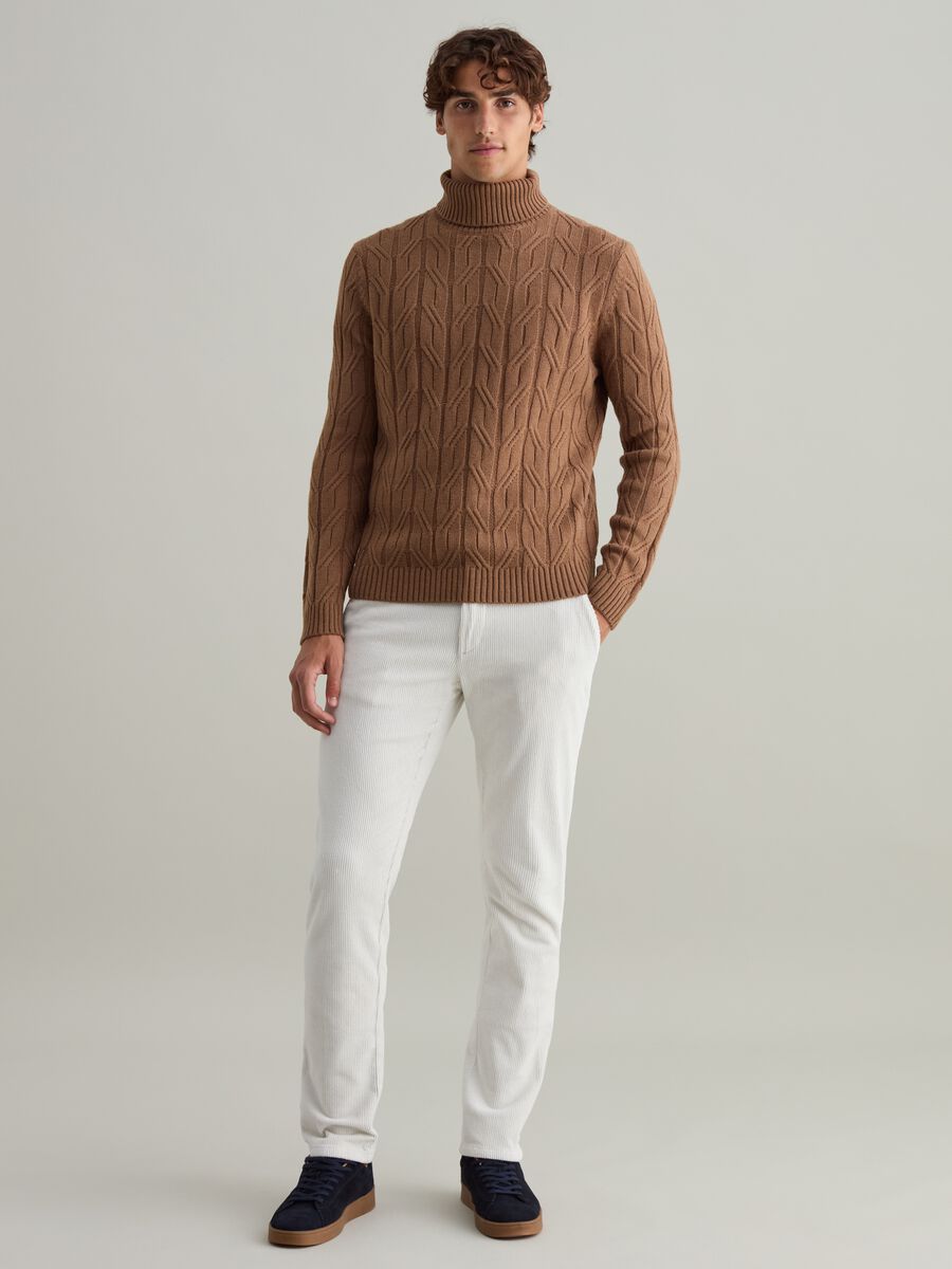 Contemporary cable-knit turtleneck_1