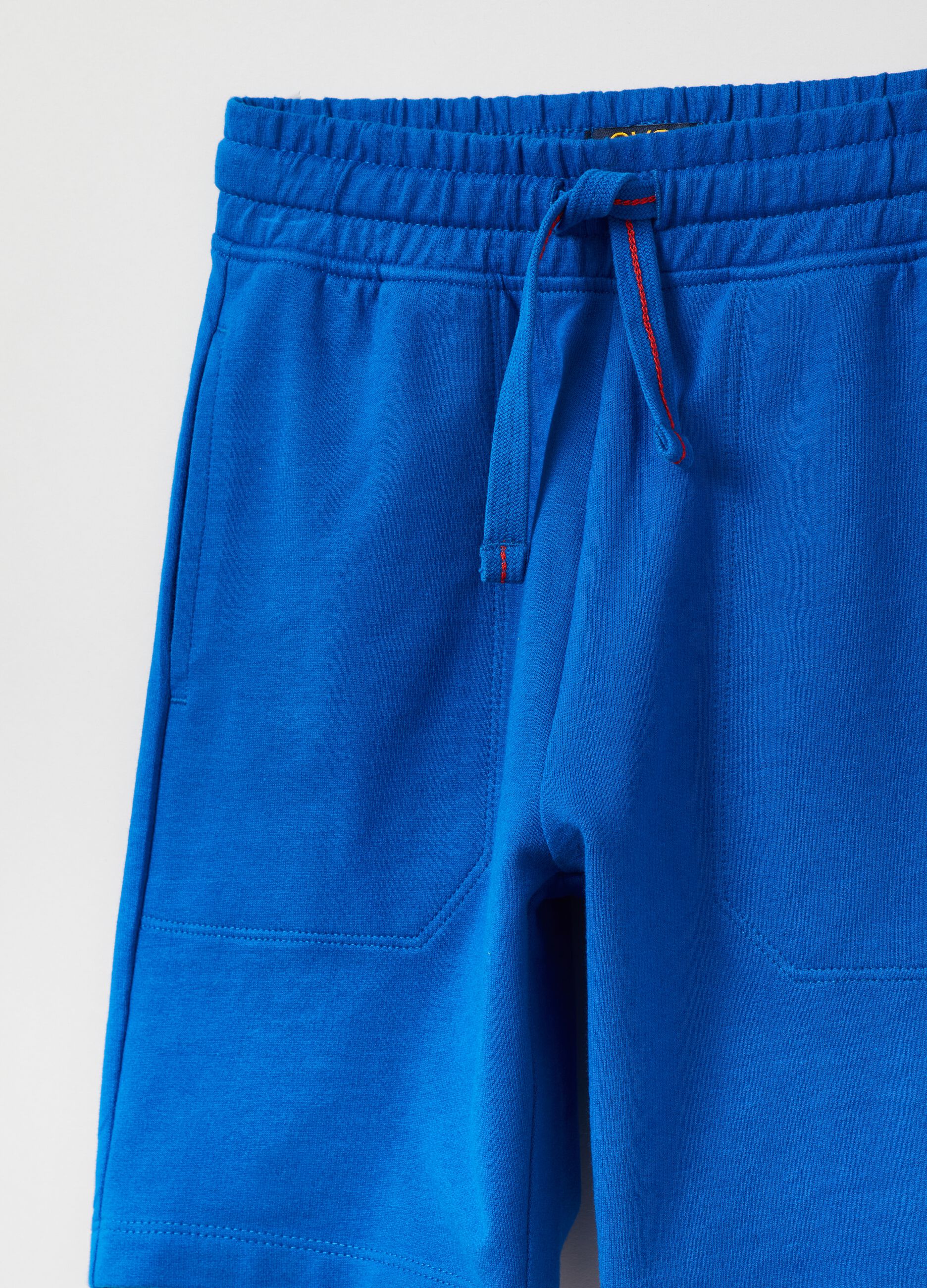 Fleece shorts with drawstring