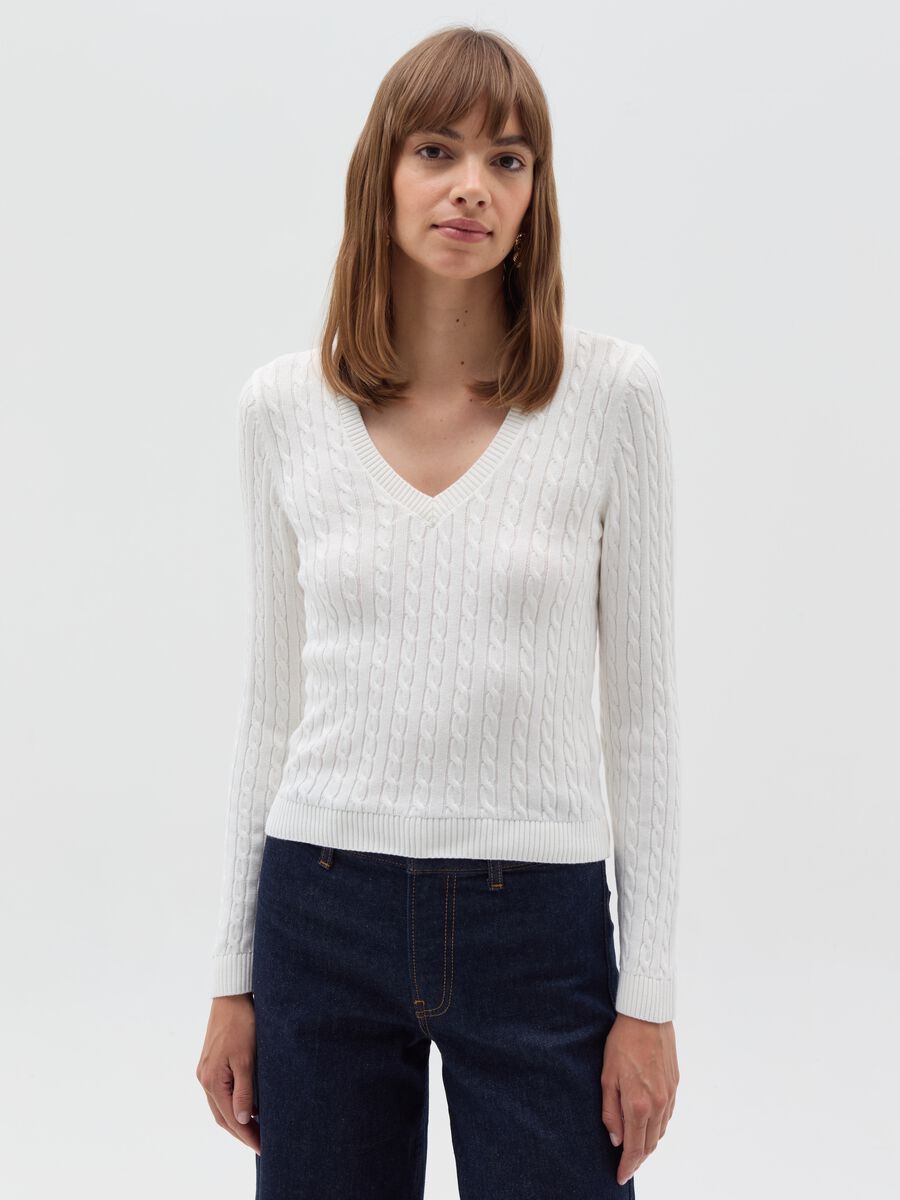 Pullover with cable design and V neck_0