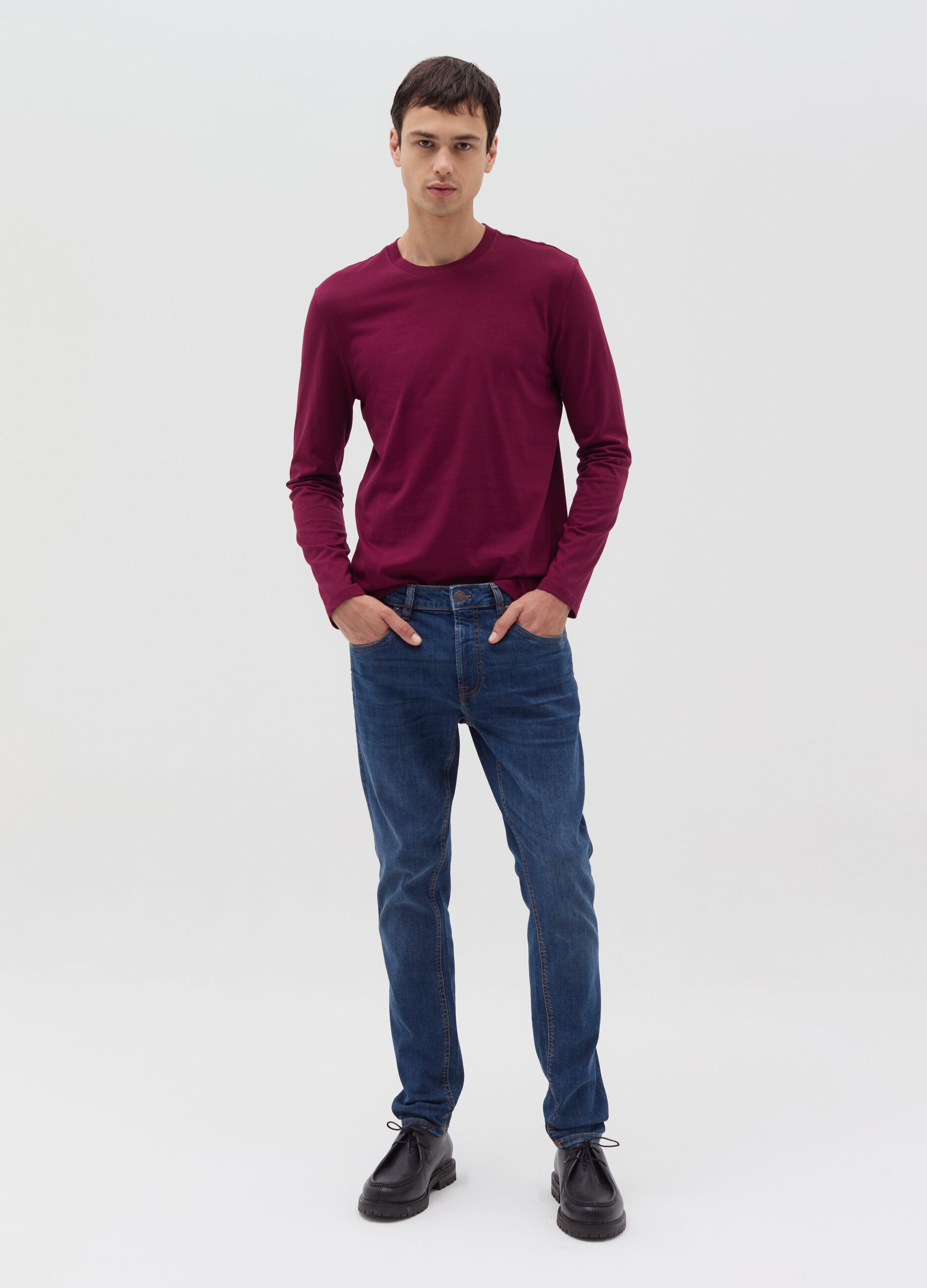 Long-sleeved T-shirt with round neck