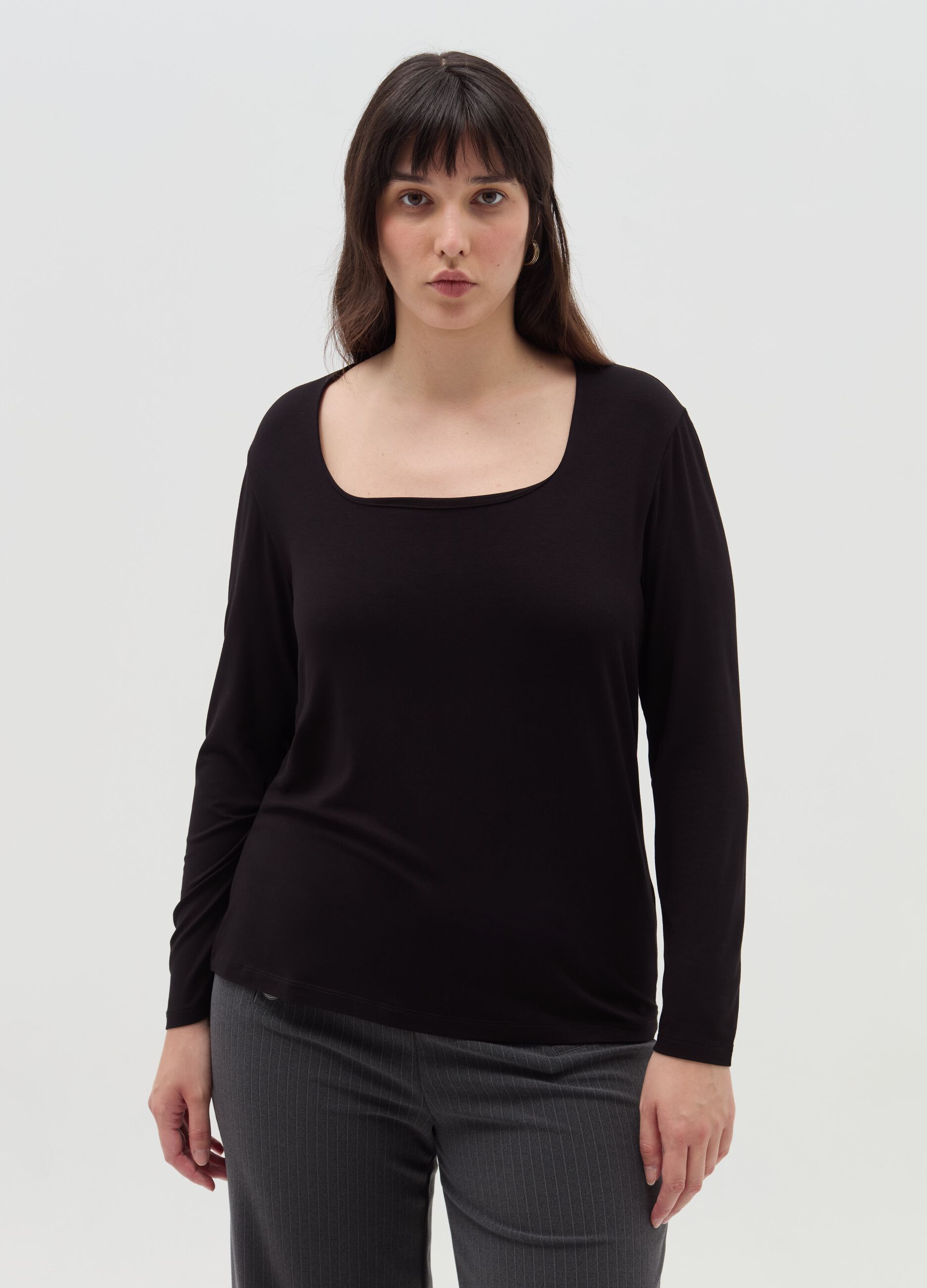 Curvy T-shirt with long sleeves