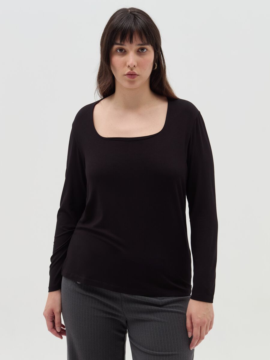 Curvy T-shirt with long sleeves_0