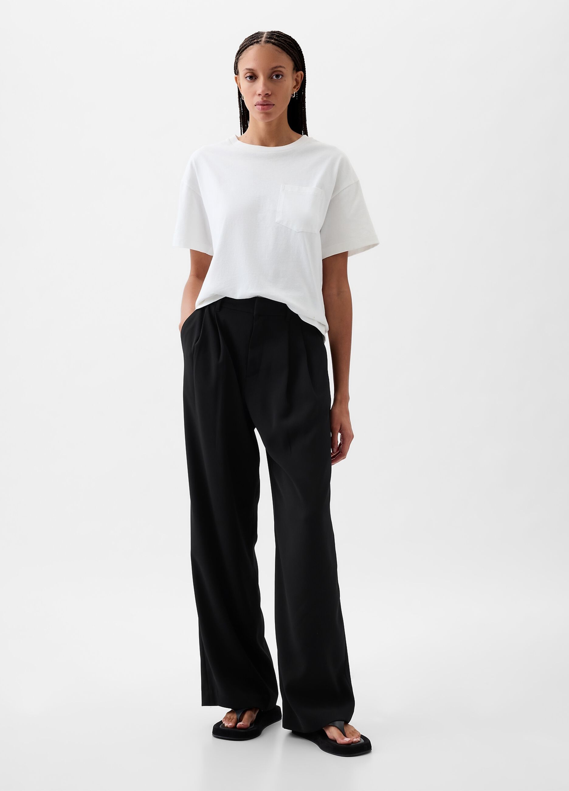 Wide-leg trousers with high waist and darts