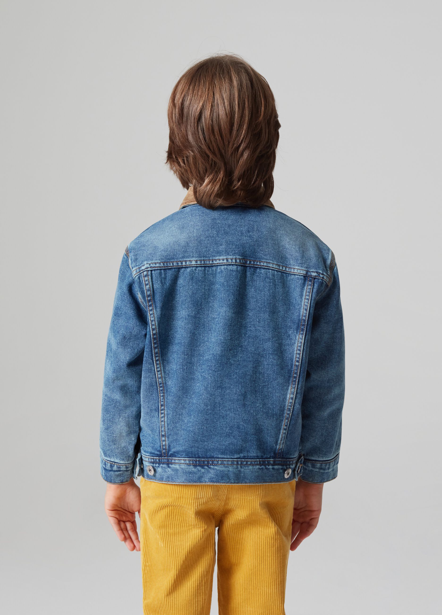 Denim jacket with pockets