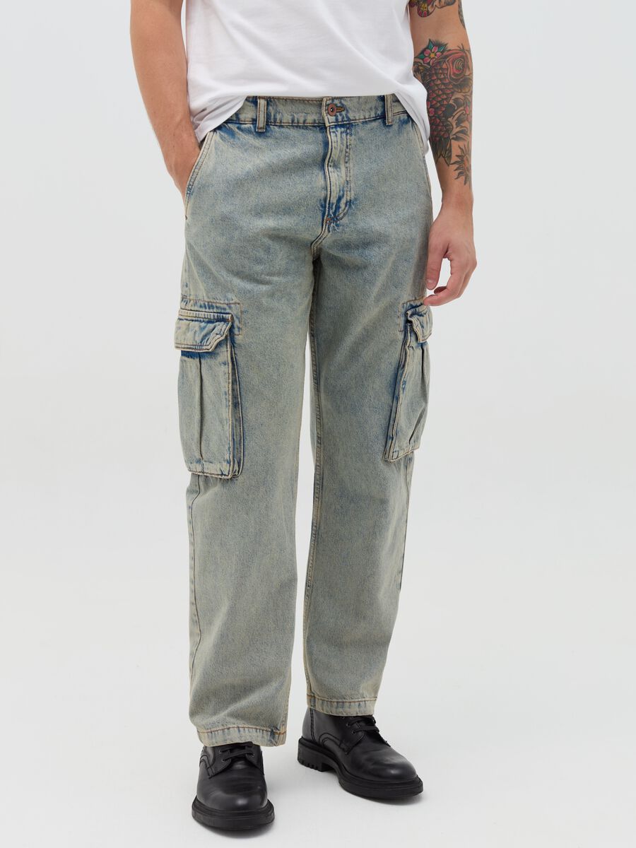 Acid wash cargo jeans_1