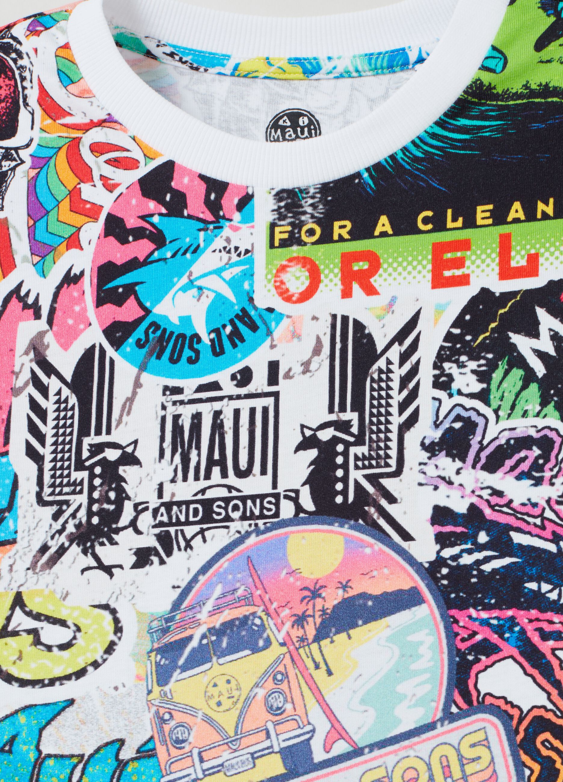 Maui and Sons T-shirt with all-over print